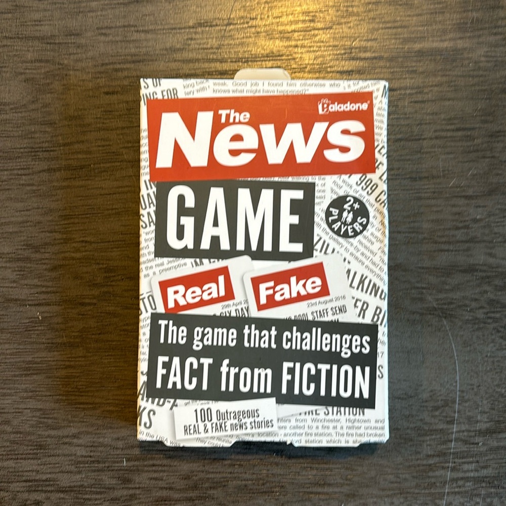 {The News Game} card game, excellent used condition